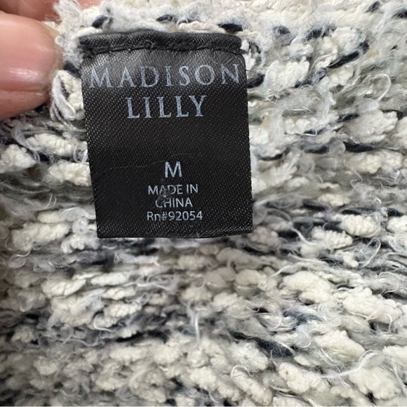 Madison Lilly Sherpa cardigan, Sherpa hoodie, woman’s sweater, size medium - Picture 14 of 16